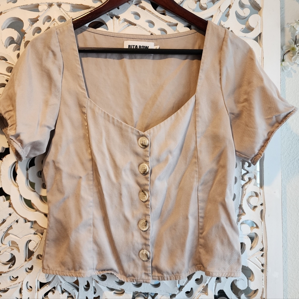 RITA ROW CHIARA TOP SHORT SLEEVES FRONT BUTTON SQUARE NECK CROP TOP SZ MEDIUM